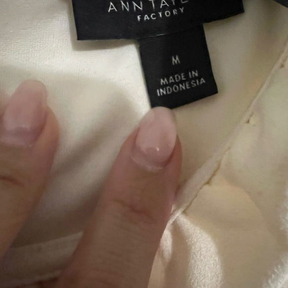 Ann Taylor Cream Tank Top - Picture 2 of 3